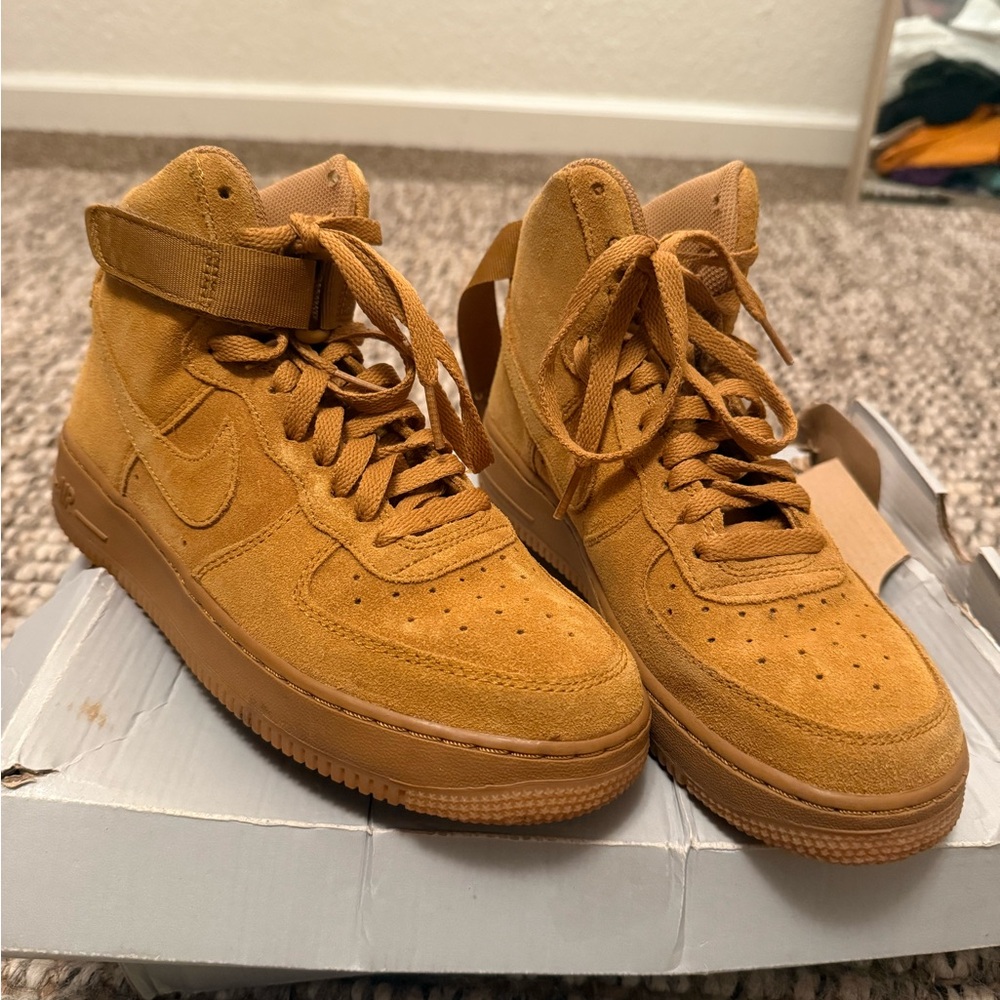 Nike High-Top Suede Sneakers - Wheat/Tan